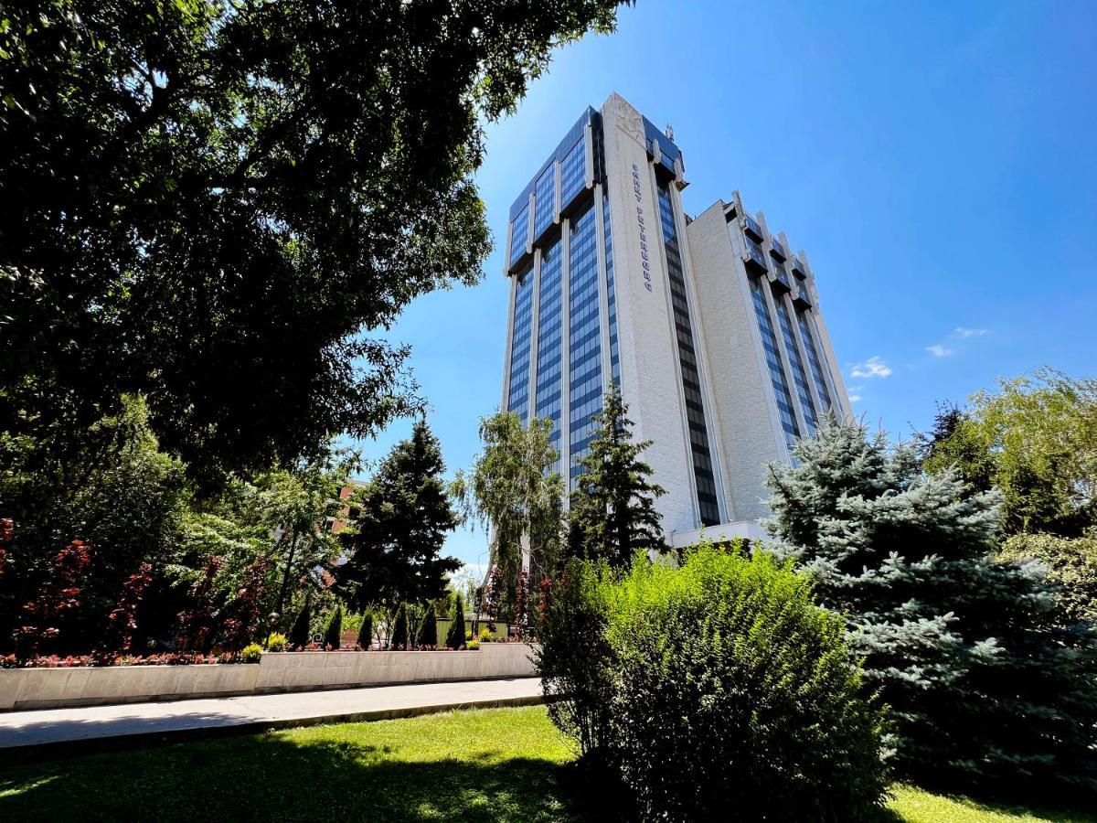 Park Hotel Sankt Peterburg Plovdiv Esterno foto